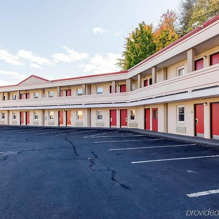 Econo Lodge West Springfield Exterior foto