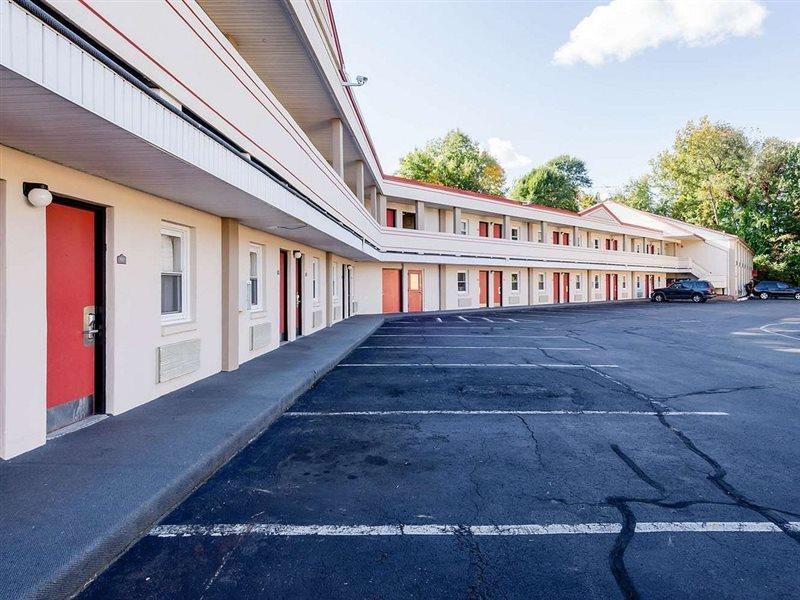 Econo Lodge West Springfield Exterior foto