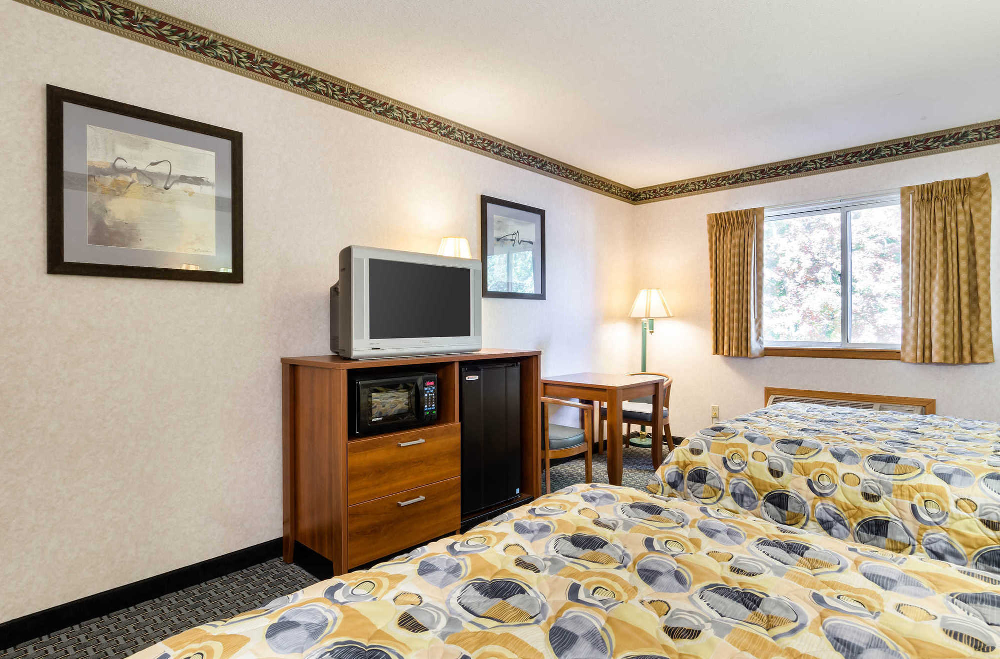 Econo Lodge West Springfield Habitación foto